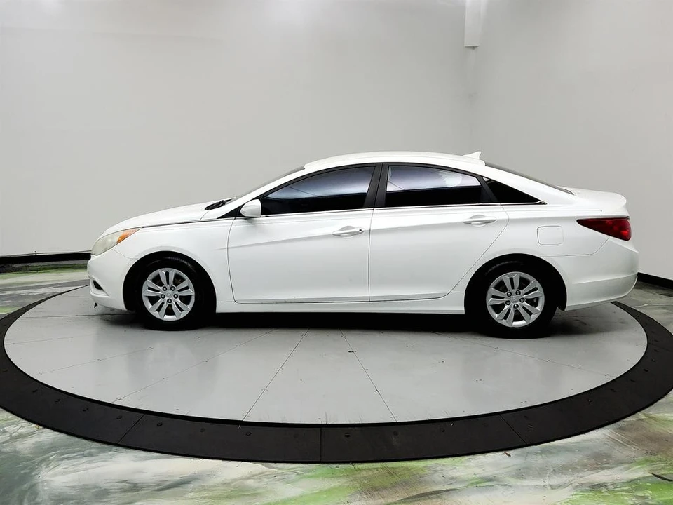 2011 Hyundai Sonata - Image 8 of 21