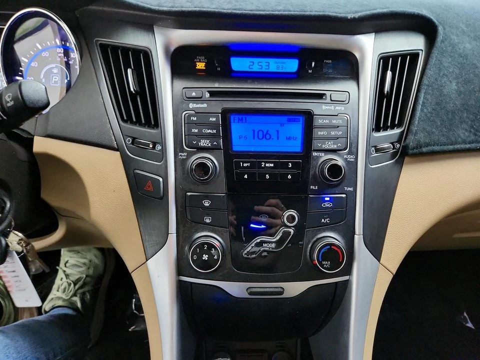 2011 Hyundai Sonata - Image 19 of 21
