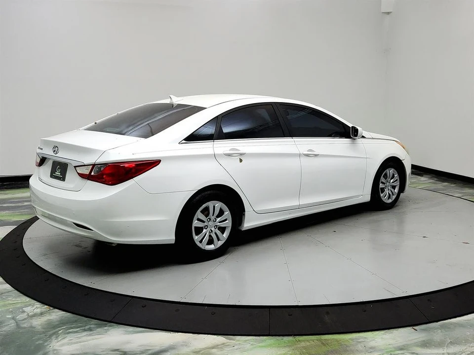 2011 Hyundai Sonata - Image 5 of 21