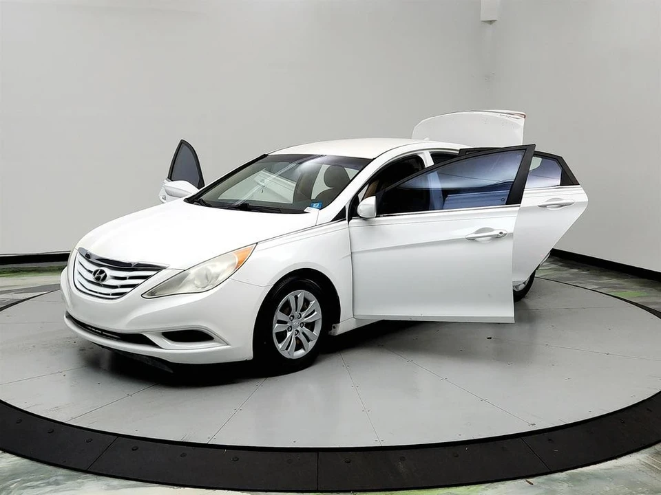 2011 Hyundai Sonata - Image 9 of 21
