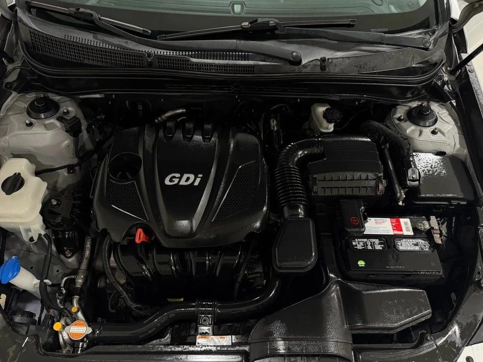2011 Hyundai Sonata - Image 15 of 16
