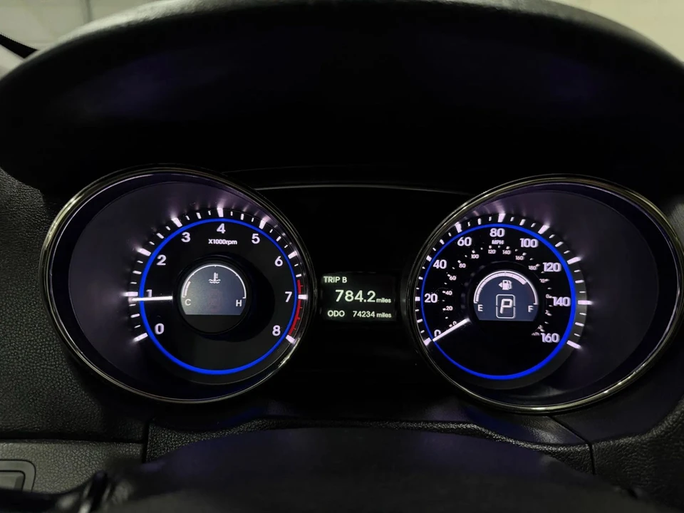 2011 Hyundai Sonata - Image 12 of 16