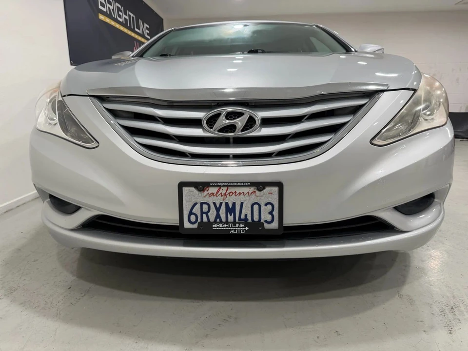 2011 Hyundai Sonata - Image 6 of 16