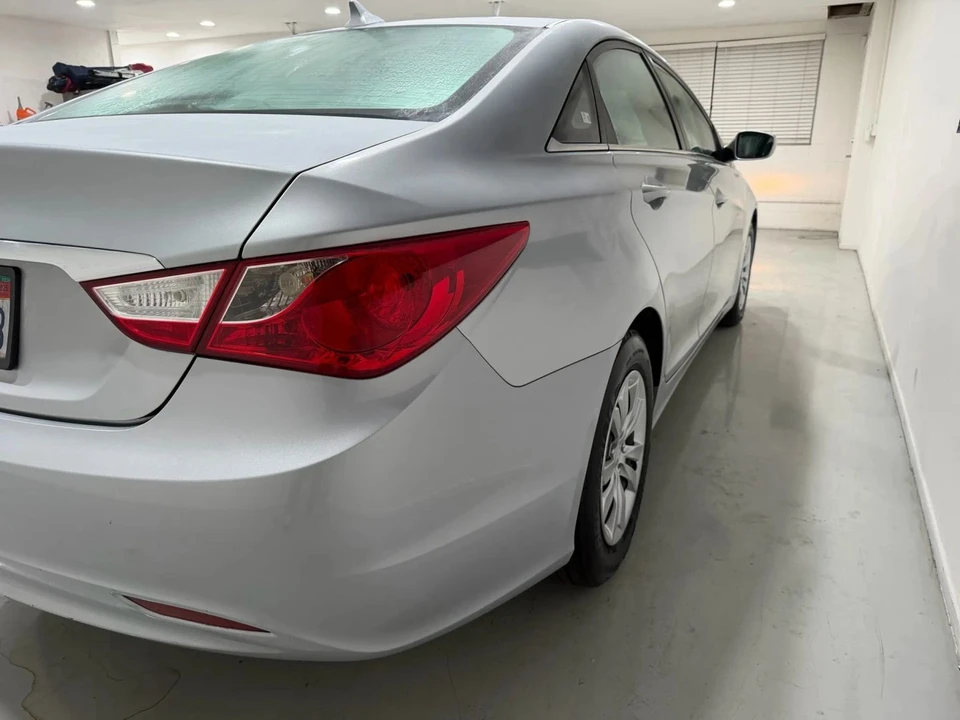 2011 Hyundai Sonata - Image 5 of 16