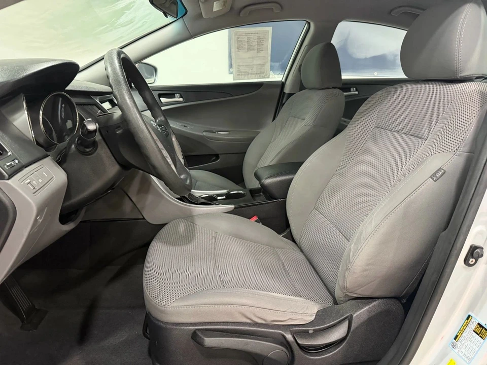 2011 Hyundai Sonata - Image 7 of 16