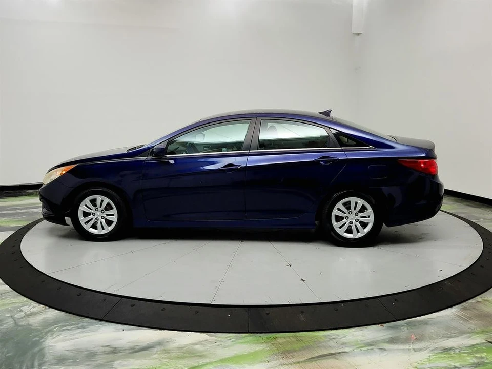 2011 Hyundai Sonata - Image 8 of 21