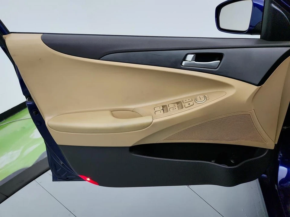 2011 Hyundai Sonata - Image 20 of 21