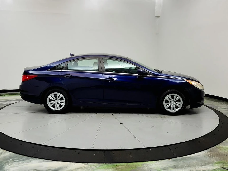 2011 Hyundai Sonata - Image 4 of 21