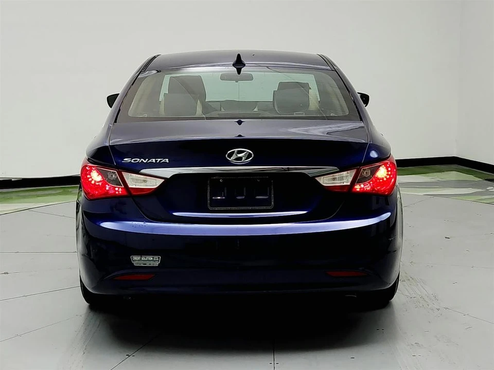2011 Hyundai Sonata - Image 6 of 21