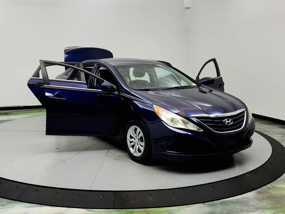 2011 Hyundai Sonata - Image 10 of 21