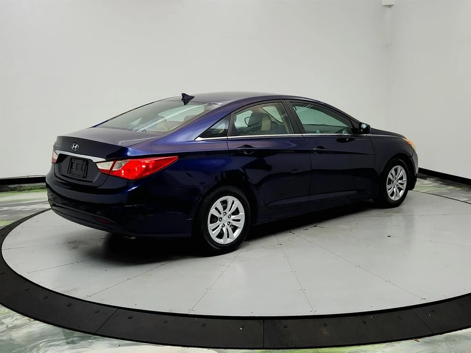 2011 Hyundai Sonata - Image 5 of 21