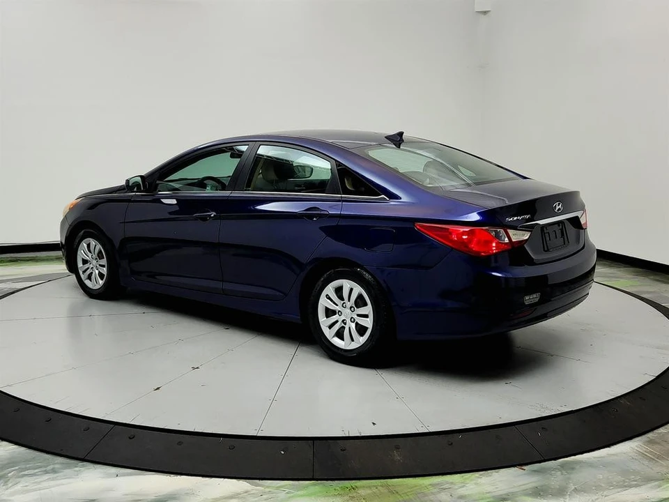 2011 Hyundai Sonata - Image 7 of 21