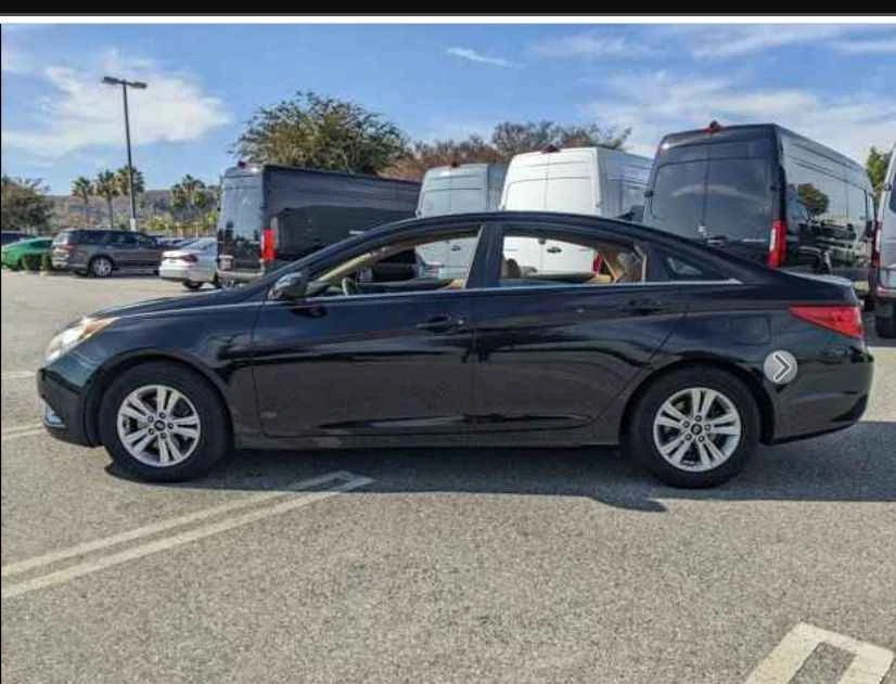 2011 Hyundai Sonata - Image 15 of 18