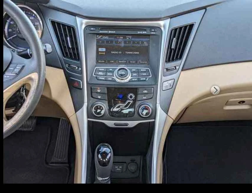2011 Hyundai Sonata - Image 11 of 18