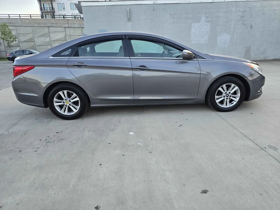 2011 Hyundai Sonata - Image 6 of 20