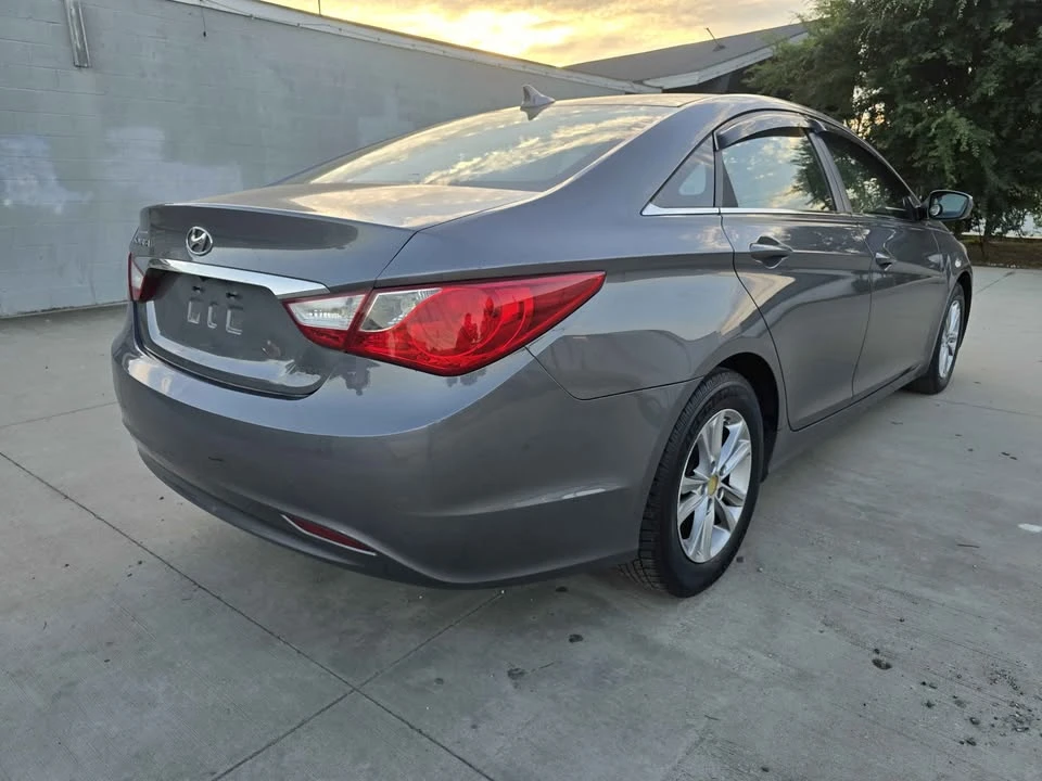 2011 Hyundai Sonata - Image 9 of 20