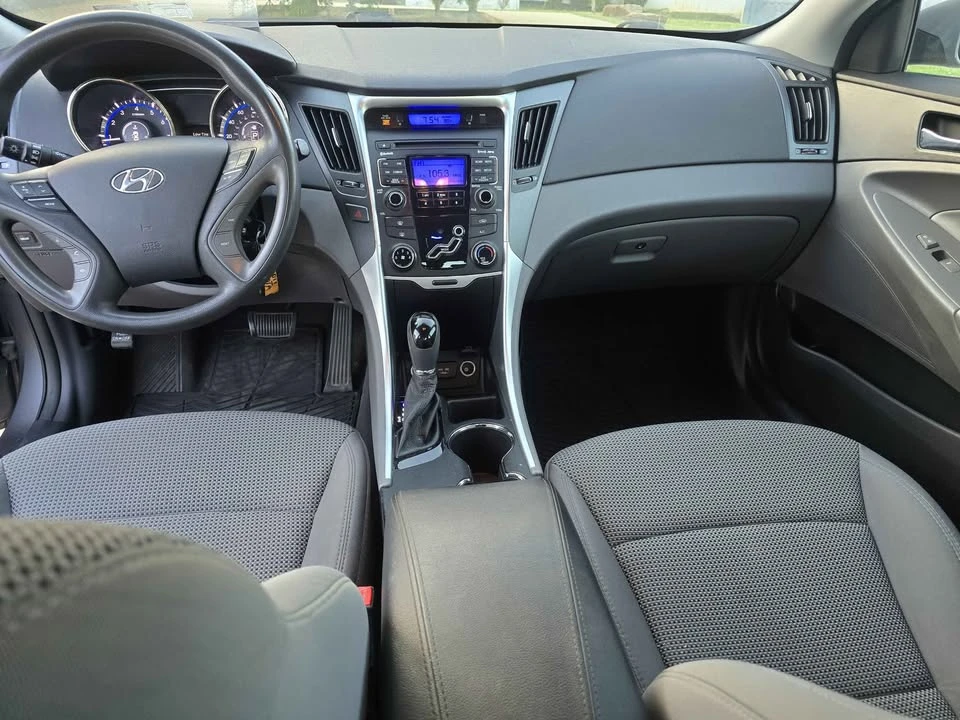 2011 Hyundai Sonata - Image 16 of 20