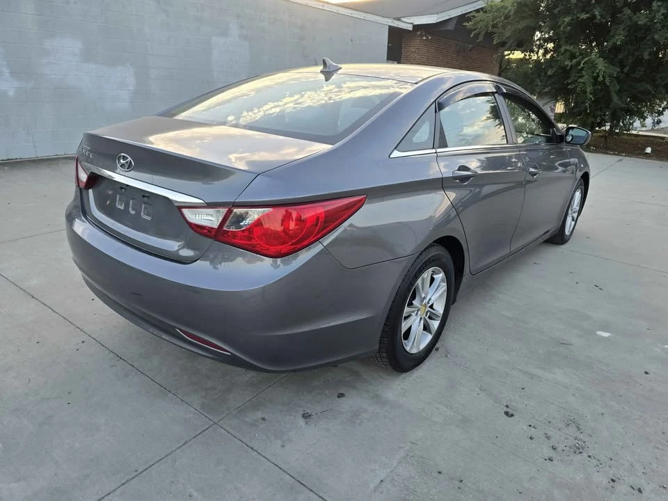2011 Hyundai Sonata - Image 8 of 20