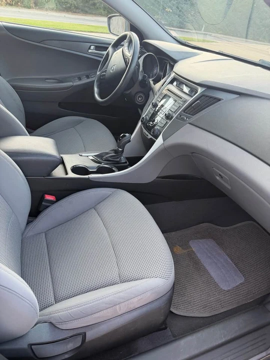 2011 Hyundai Sonata - Image 7 of 9