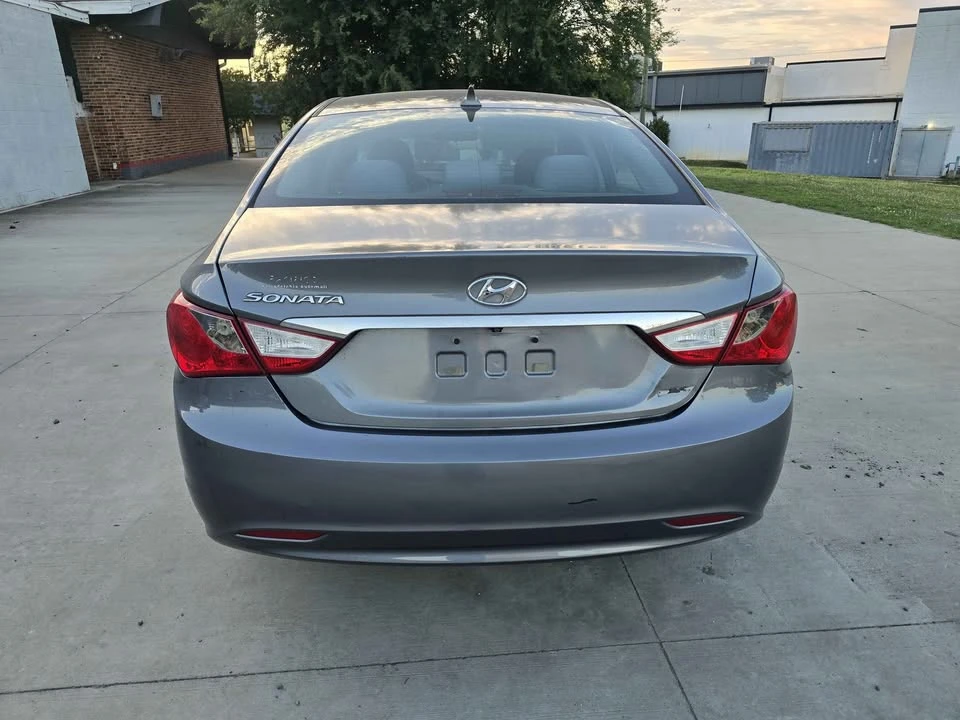2011 Hyundai Sonata - Image 7 of 20