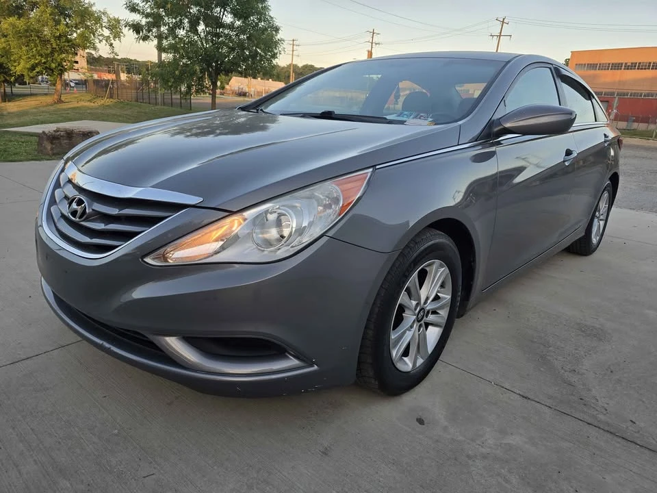2011 Hyundai Sonata - Image 5 of 20