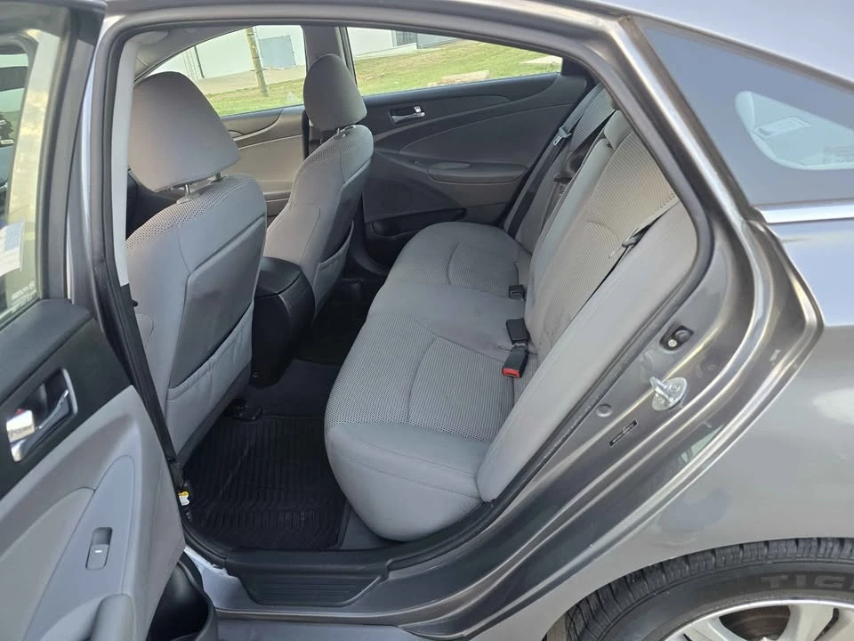 2011 Hyundai Sonata - Image 15 of 20