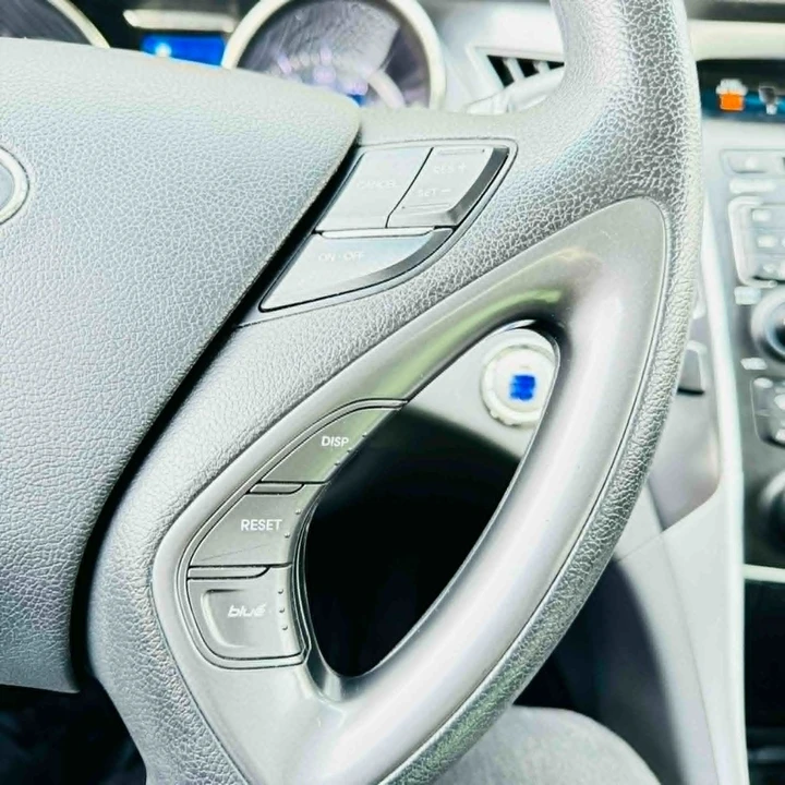 2011 Hyundai Sonata - Image 20 of 21