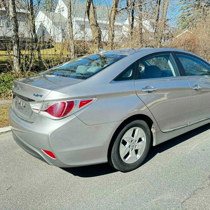 2011 Hyundai Sonata - Image 8 of 21