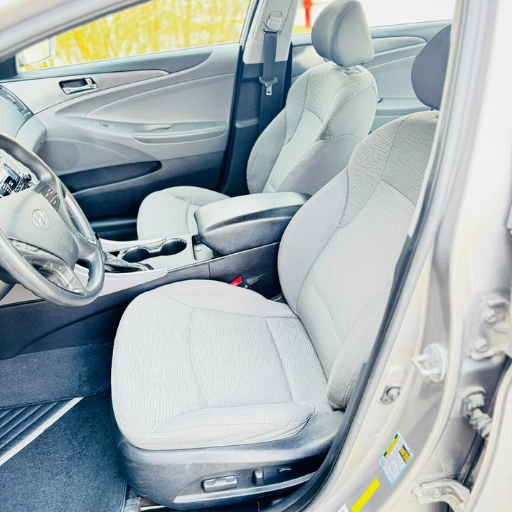 2011 Hyundai Sonata - Image 15 of 21