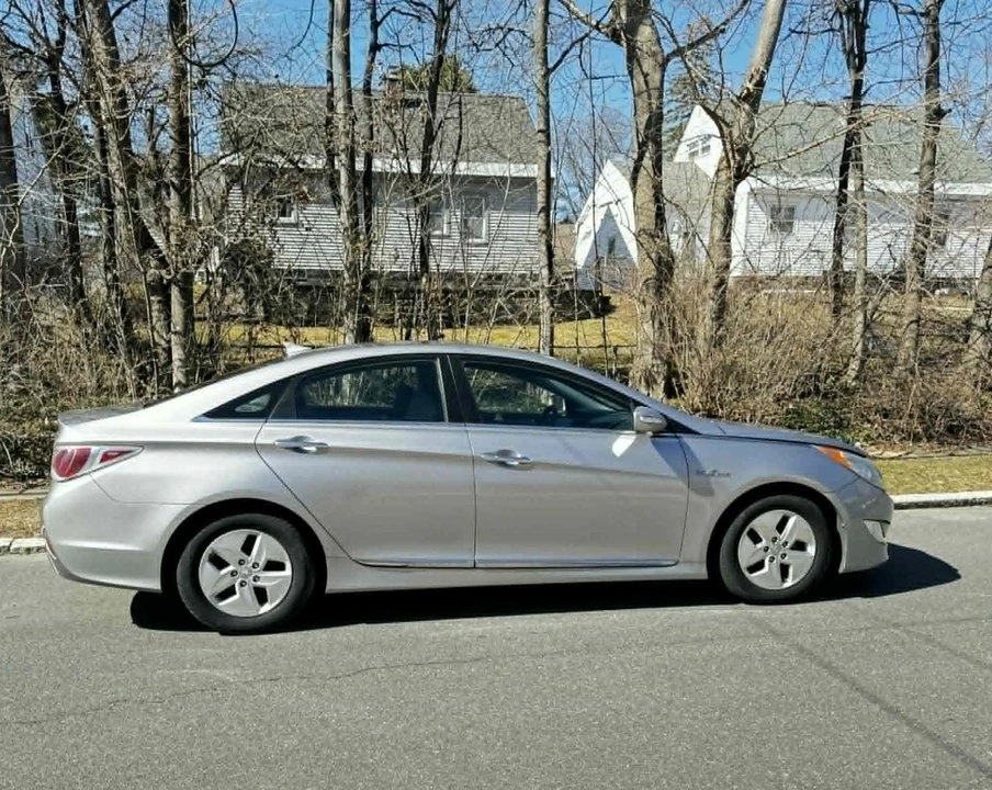 2011 Hyundai Sonata - Image 3 of 21