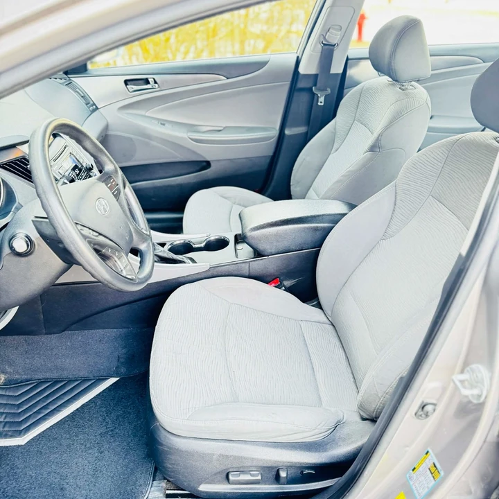 2011 Hyundai Sonata - Image 4 of 21