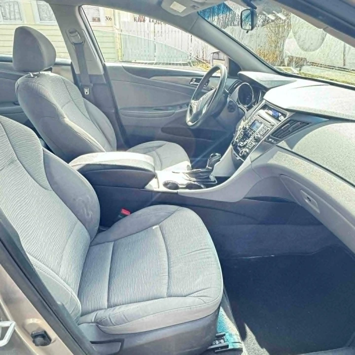 2011 Hyundai Sonata - Image 13 of 21