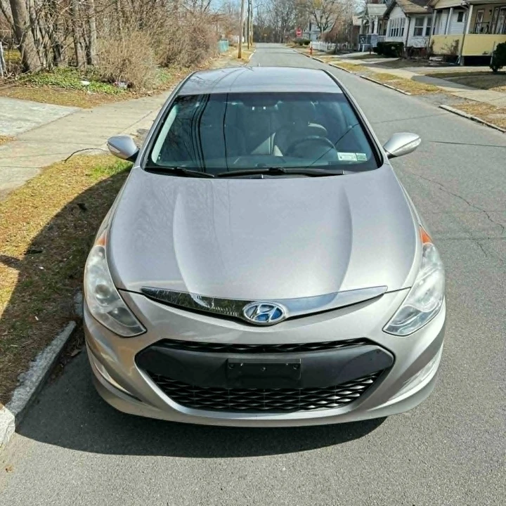 2011 Hyundai Sonata - Image 2 of 21