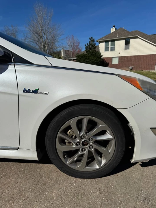 2011 Hyundai Sonata - Image 4 of 20