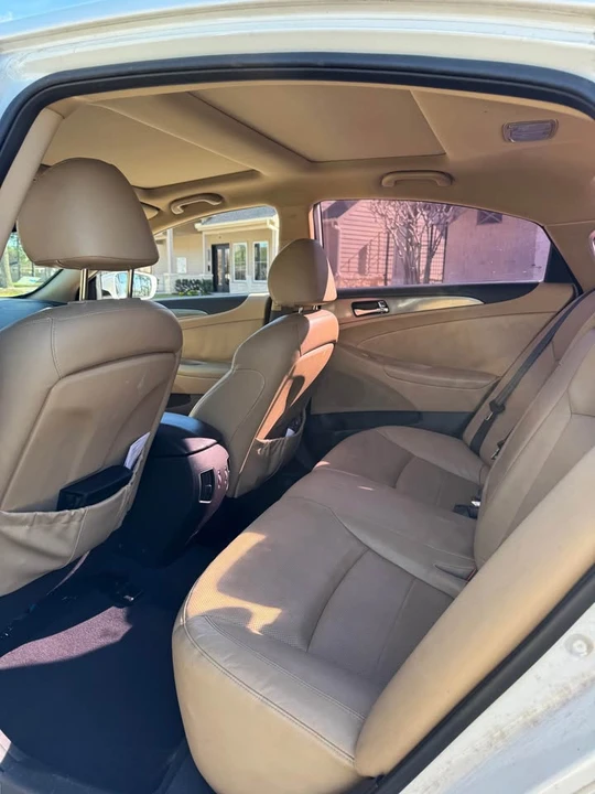 2011 Hyundai Sonata - Image 10 of 20
