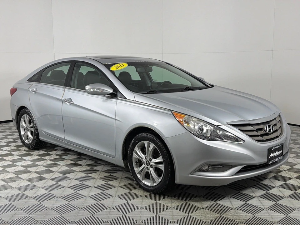 2011 Hyundai Sonata - Image 3 of 12