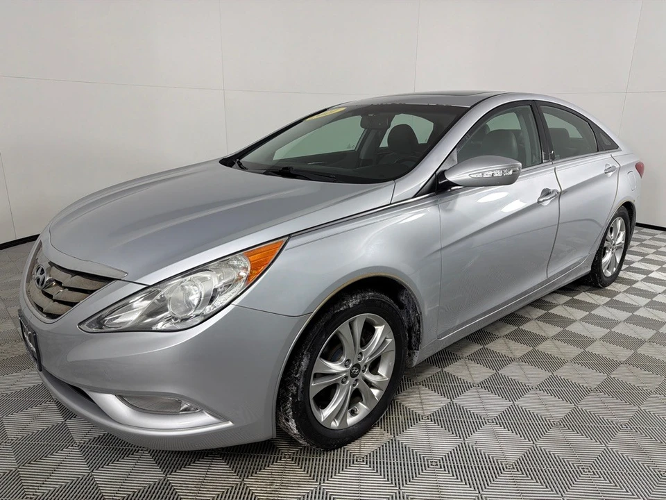2011 Hyundai Sonata - Image 7 of 12