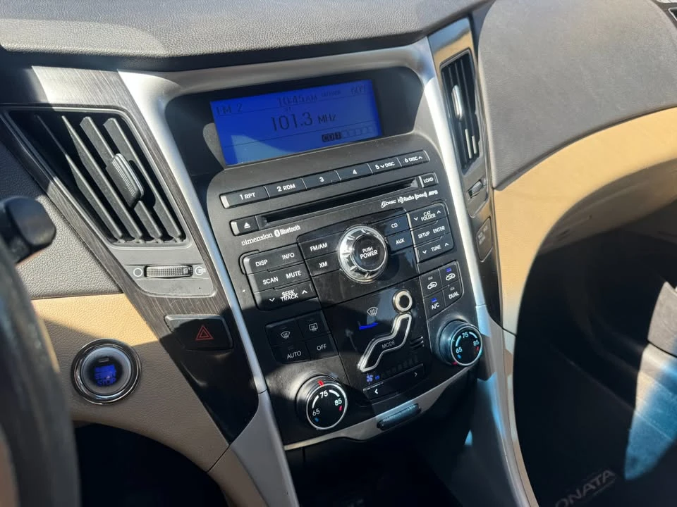 2011 Hyundai Sonata - Image 12 of 20