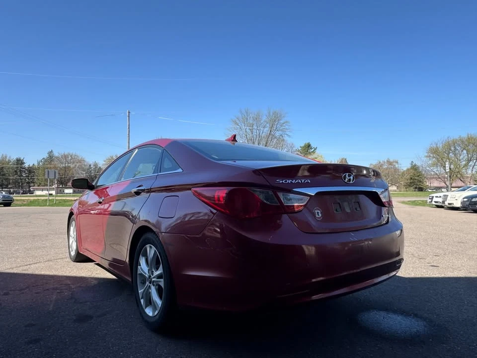 2011 Hyundai Sonata - Image 5 of 20