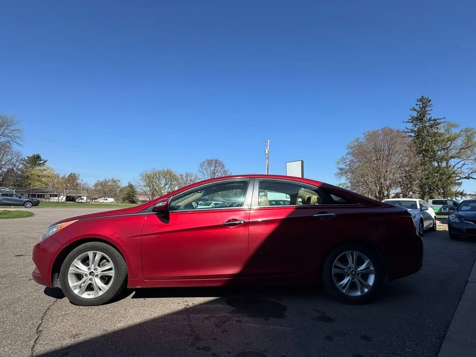 2011 Hyundai Sonata - Image 4 of 20