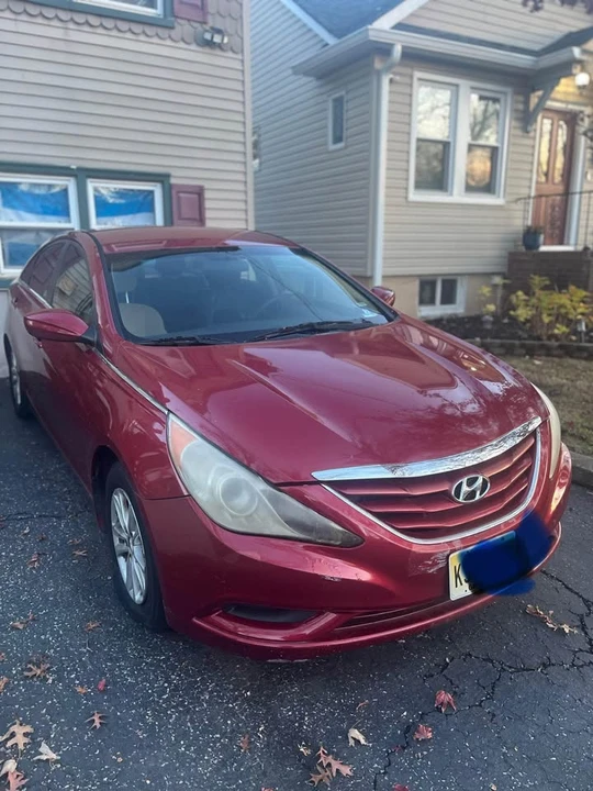 2011 Hyundai Sonata - Image 4 of 8