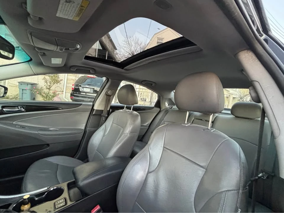 2011 Hyundai Sonata - Image 9 of 14