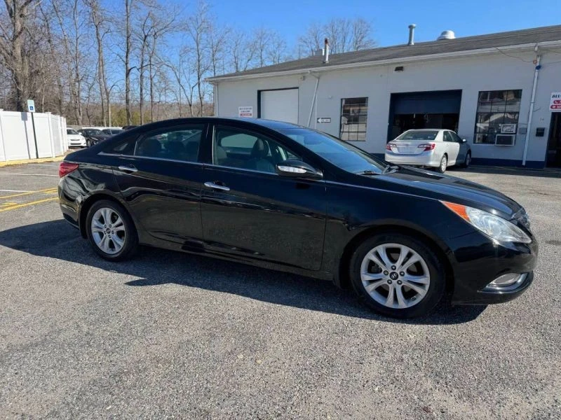 2011 Hyundai Sonata - Image 6 of 12