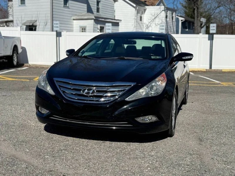 2011 Hyundai Sonata - Image 2 of 12