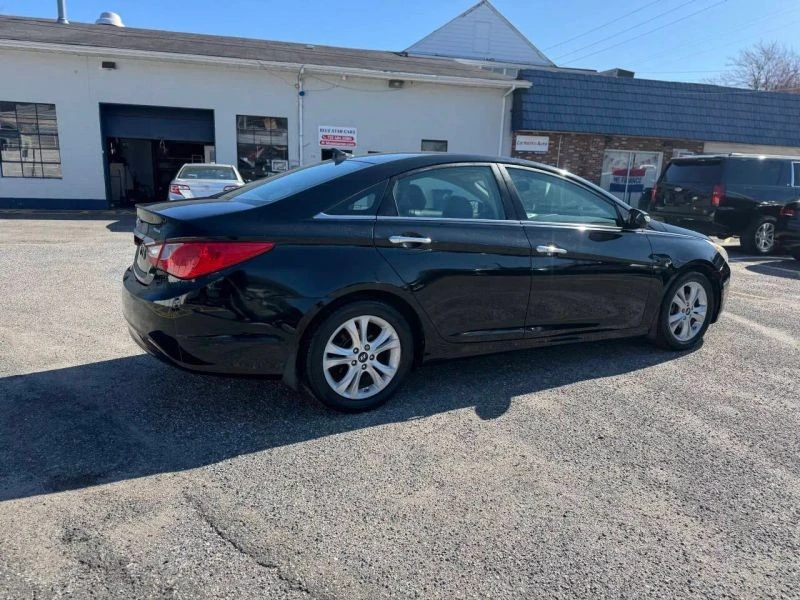 2011 Hyundai Sonata - Image 8 of 12