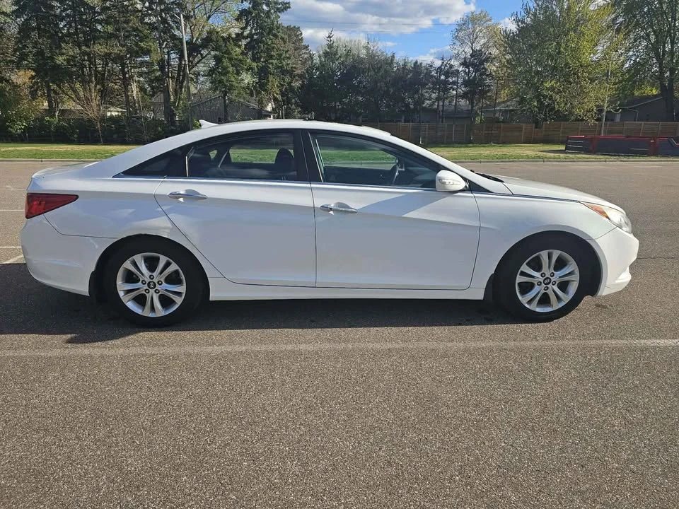 2011 Hyundai Sonata - Image 7 of 13