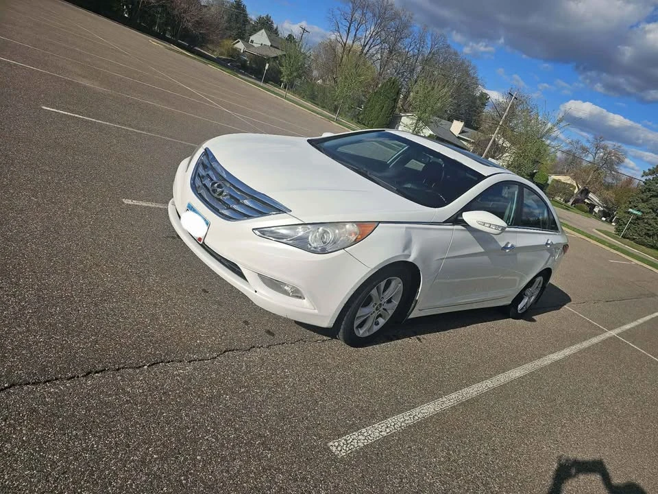 2011 Hyundai Sonata - Image 3 of 13