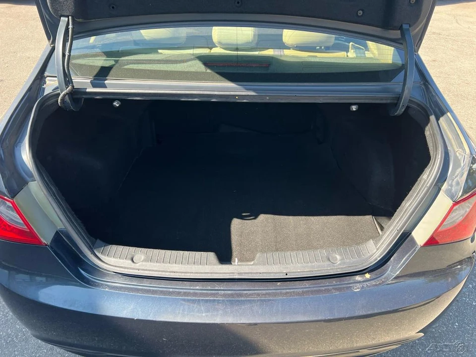 2011 Hyundai Sonata - Image 14 of 21