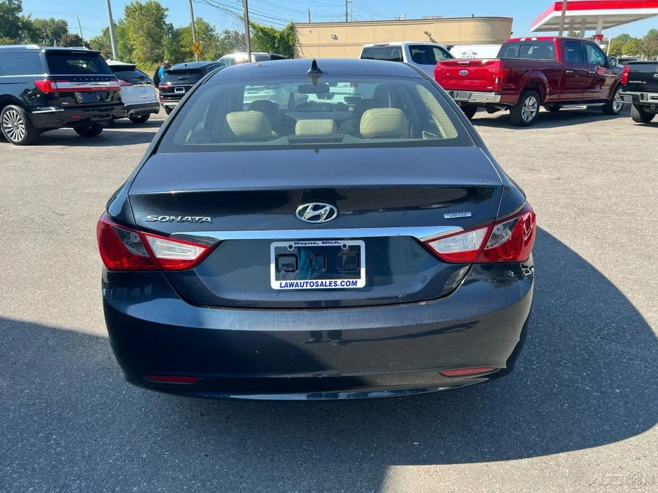2011 Hyundai Sonata - Image 4 of 21