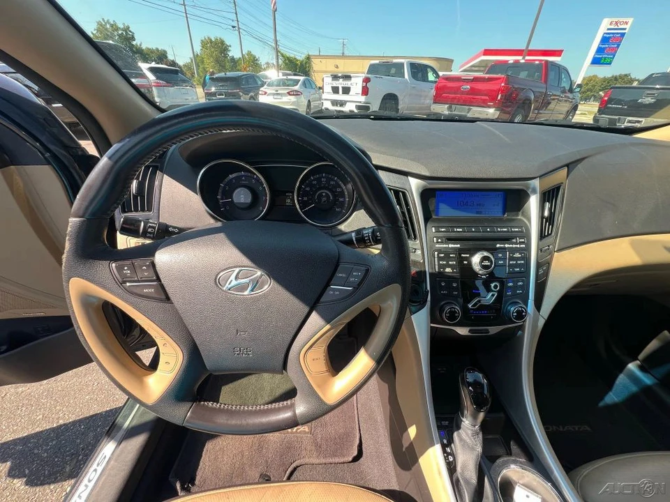 2011 Hyundai Sonata - Image 16 of 21